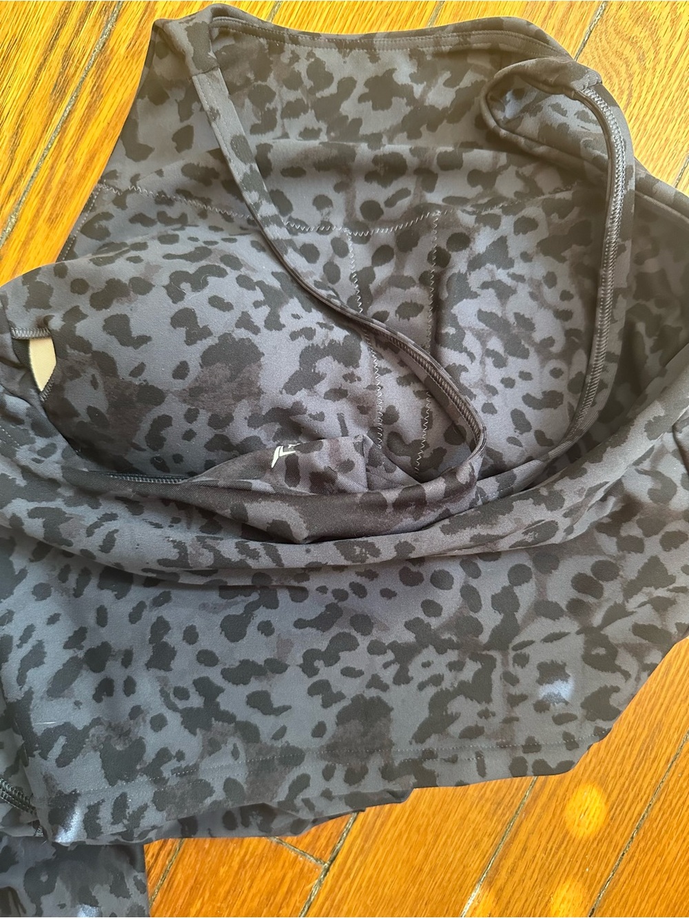 Old Navy PowerSoft Leopard Print Set Leggings (M) & Sports Bra (S) 1108 - Picture 8 of 9
